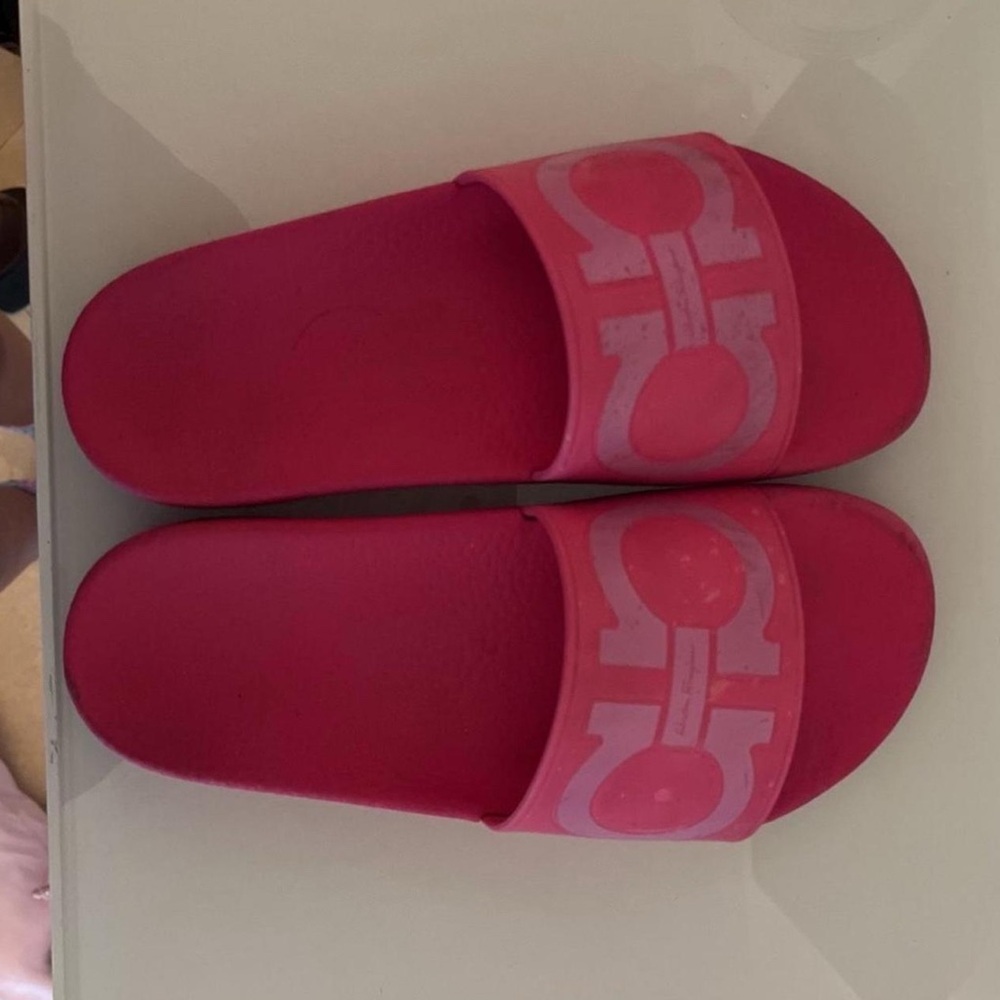 Salvatore Ferragamo Pink Sandals Vibrant Design